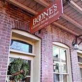 Boone's Colonial Inn & Market