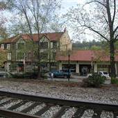 Hollister- Train tracks